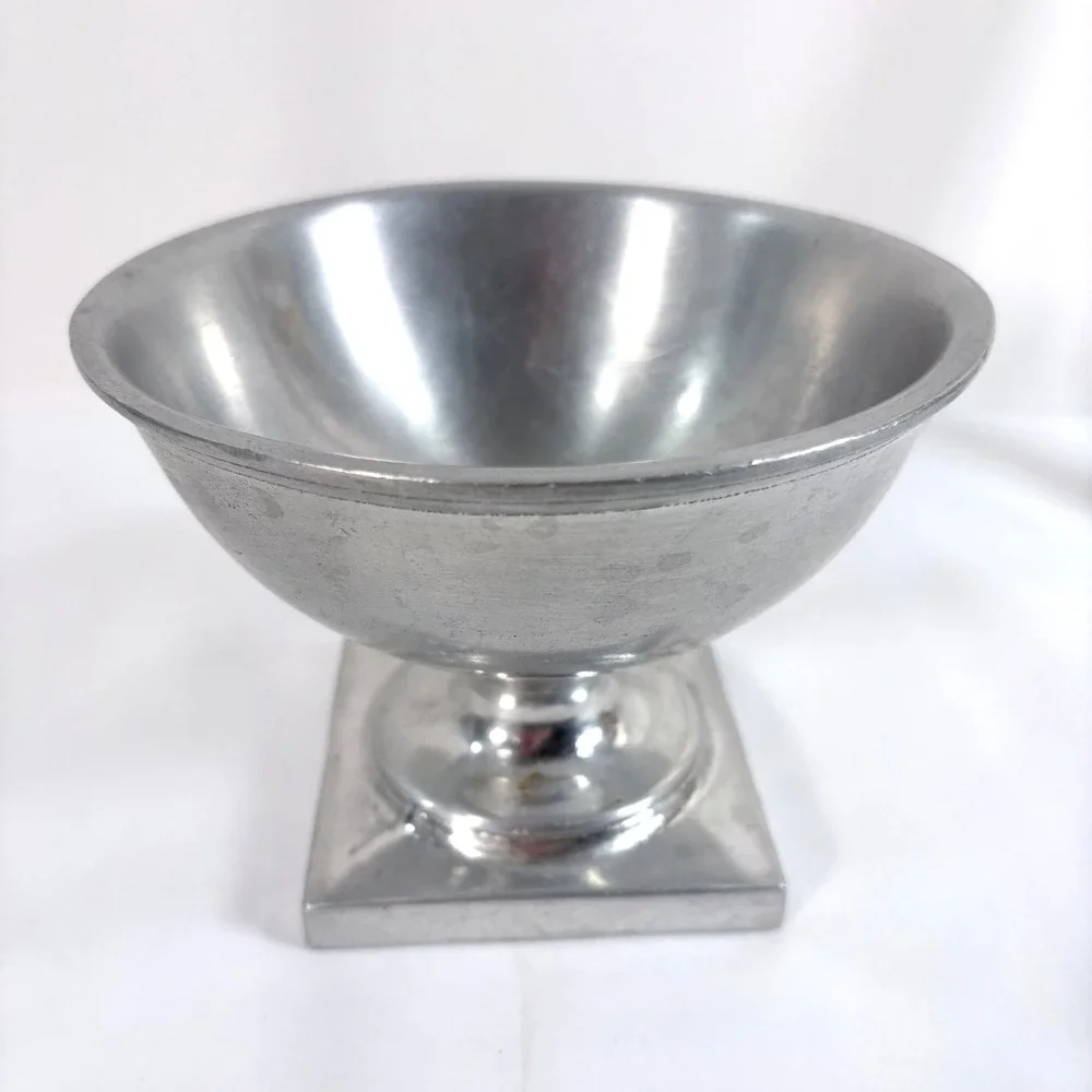 Wilton Armetale Pedestal Bowl Silver Pewter Finish Square Base Round Compote